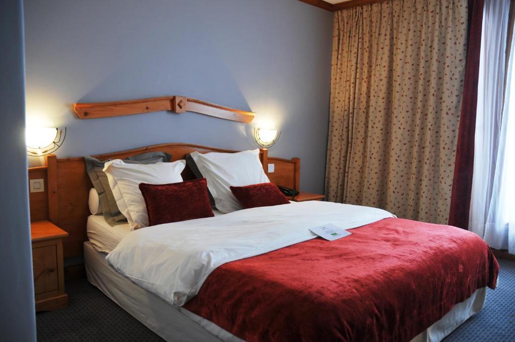 Le Calgary Hotel Les Saisies Szoba fotó